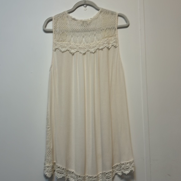 Cream Lace Vest 🌼 - Picture 4 of 4